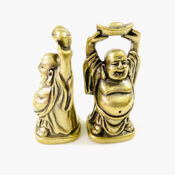 Tượng Đồng Phật Di Lạc Nâng Đỉnh Vàng Dùng để trưng bày trong nhà, bàn sách, bàn làm việc, mang theo bên mình hoặc làm quà tặng dịp Lễ, Tết rất ý nghĩa, kích thước 2 x 2 x 4.6cm, màu đồng - TMT Collection - SP005317