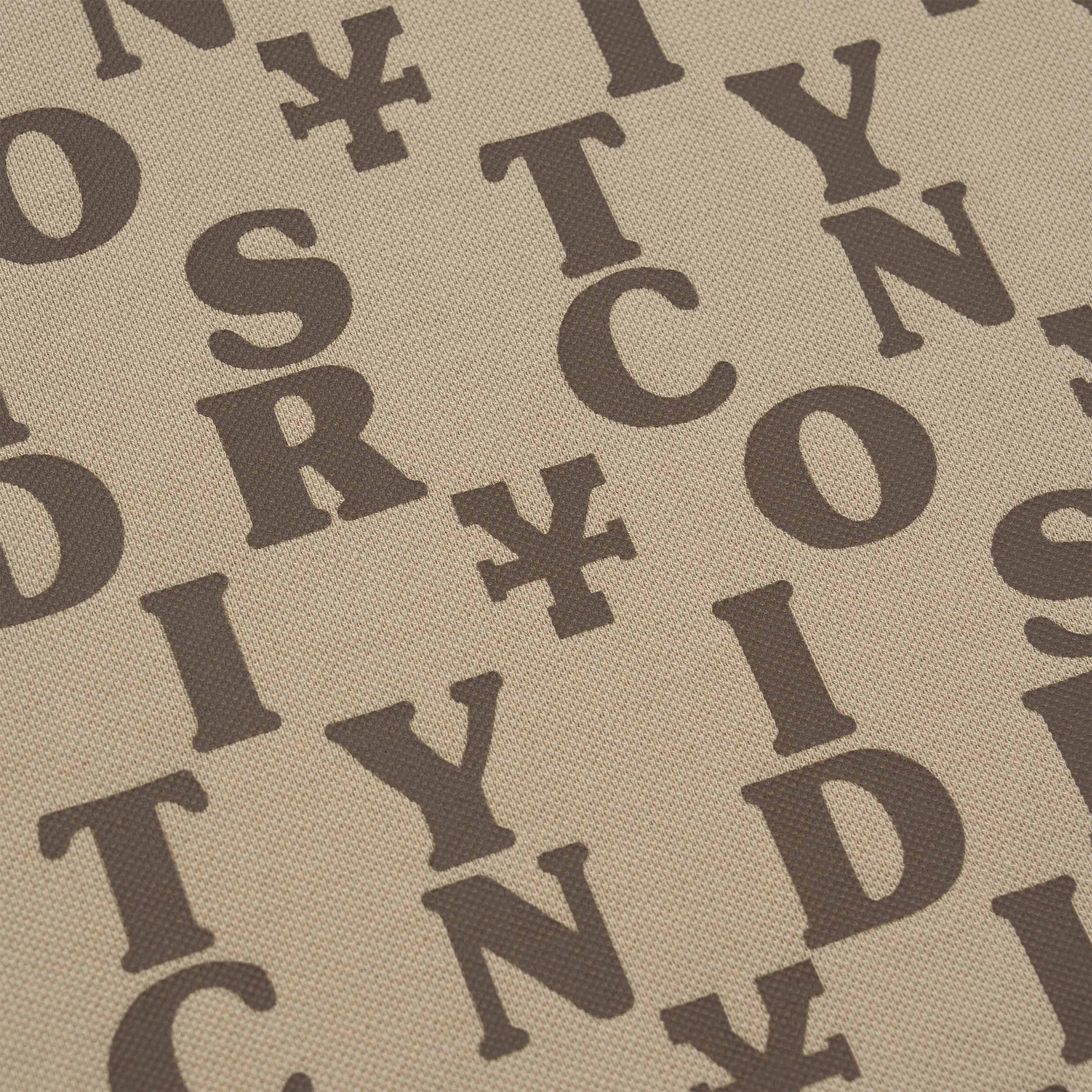 Áo Thun Letter Pattern Polo Shirt - Cream/Brown