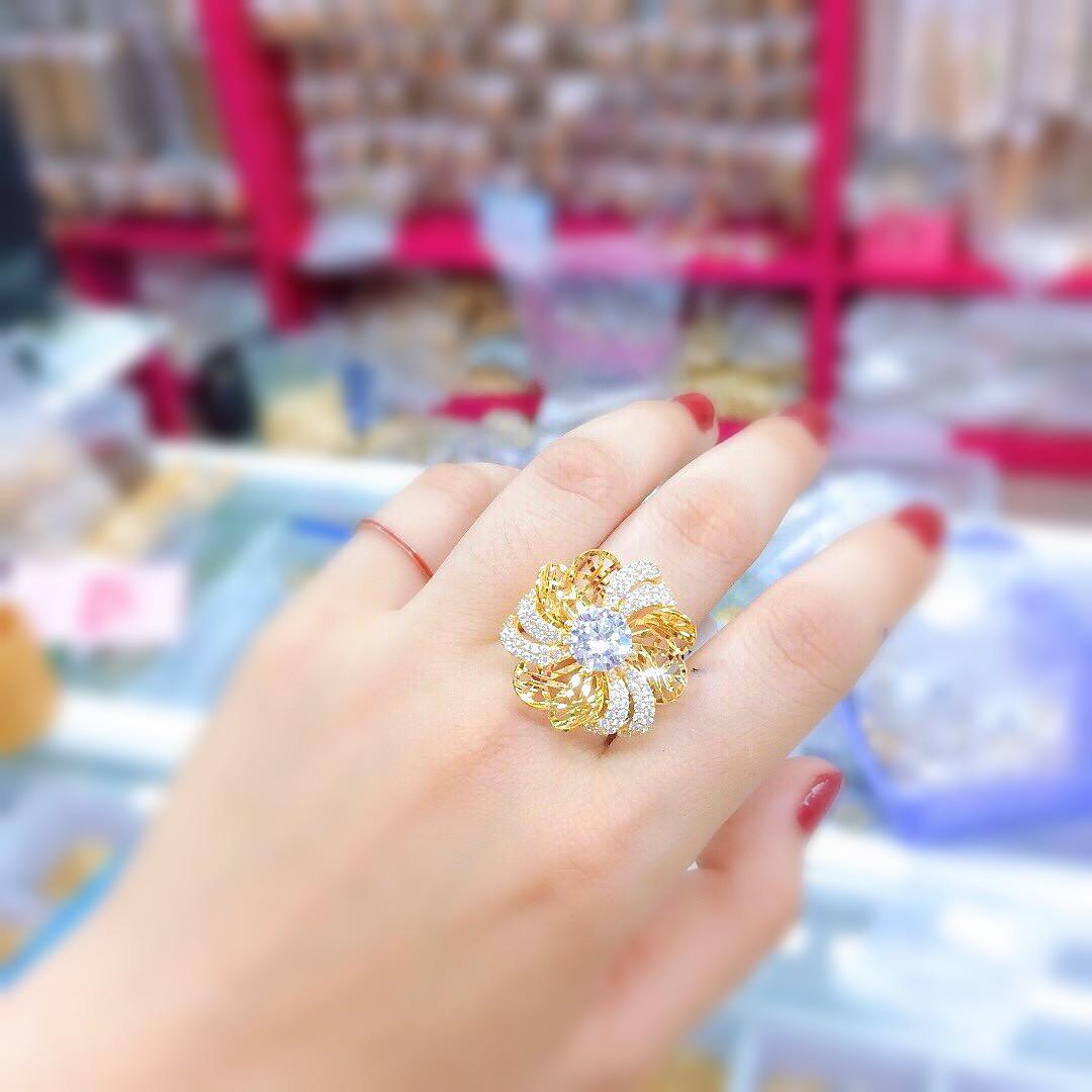 Nhẫn nữ hoa xoáy mạ vàng18k mã EKHM110