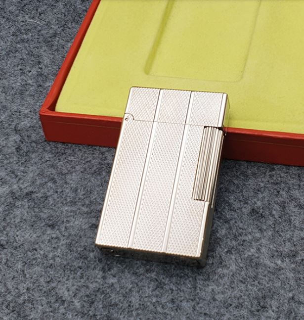 Vỏ Hột Quẹt Bật Lửa Upon D94T Họa Tiết Hình Thoi Mini Kẻ Dọc Màu Bạc - Dùng Gas Đá Cao Cấp