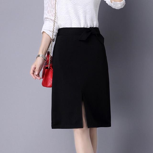 Chân Váy Dáng Suông Sẻ Giữa Thắt Nơ