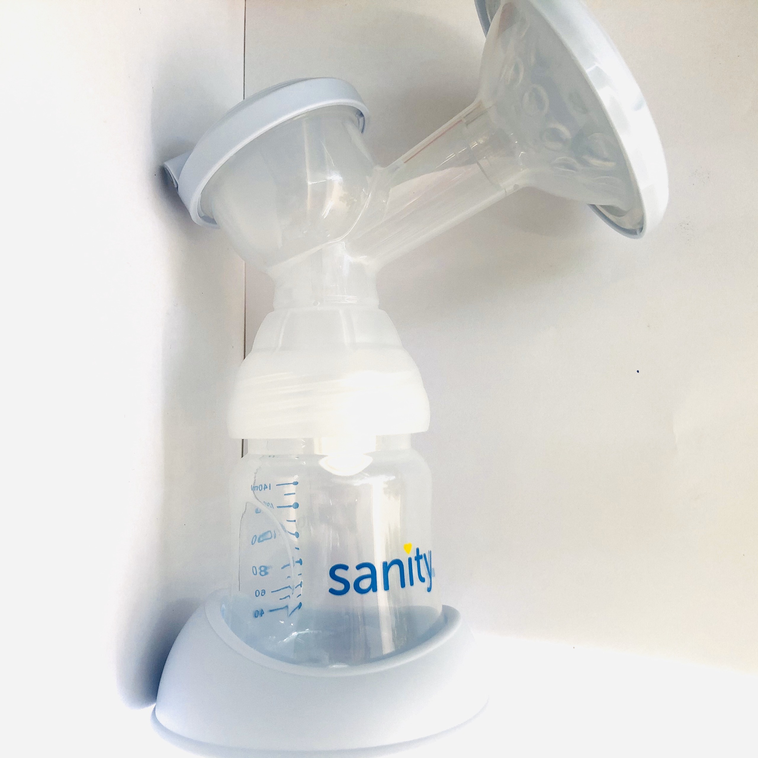 Máy hút sữa điện đôi 2 bình Sanity S6306.ENG có pin sạc- chính hãng Đức