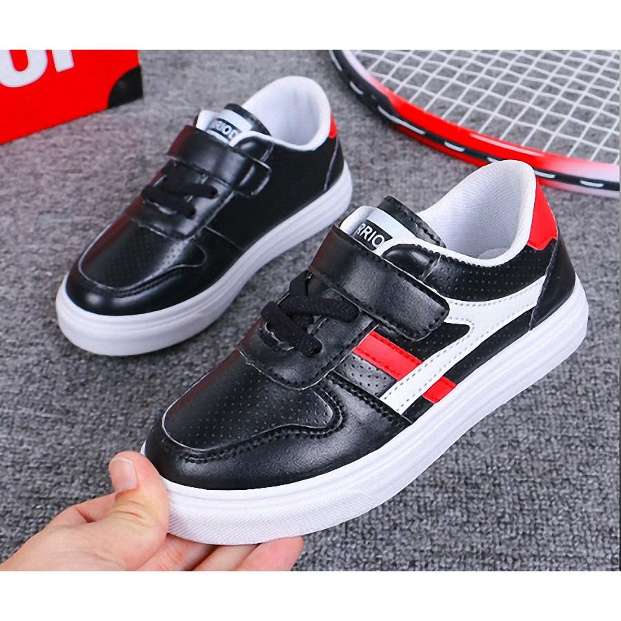 Giày sneaker bé trai từ 4 - 13 tuổi