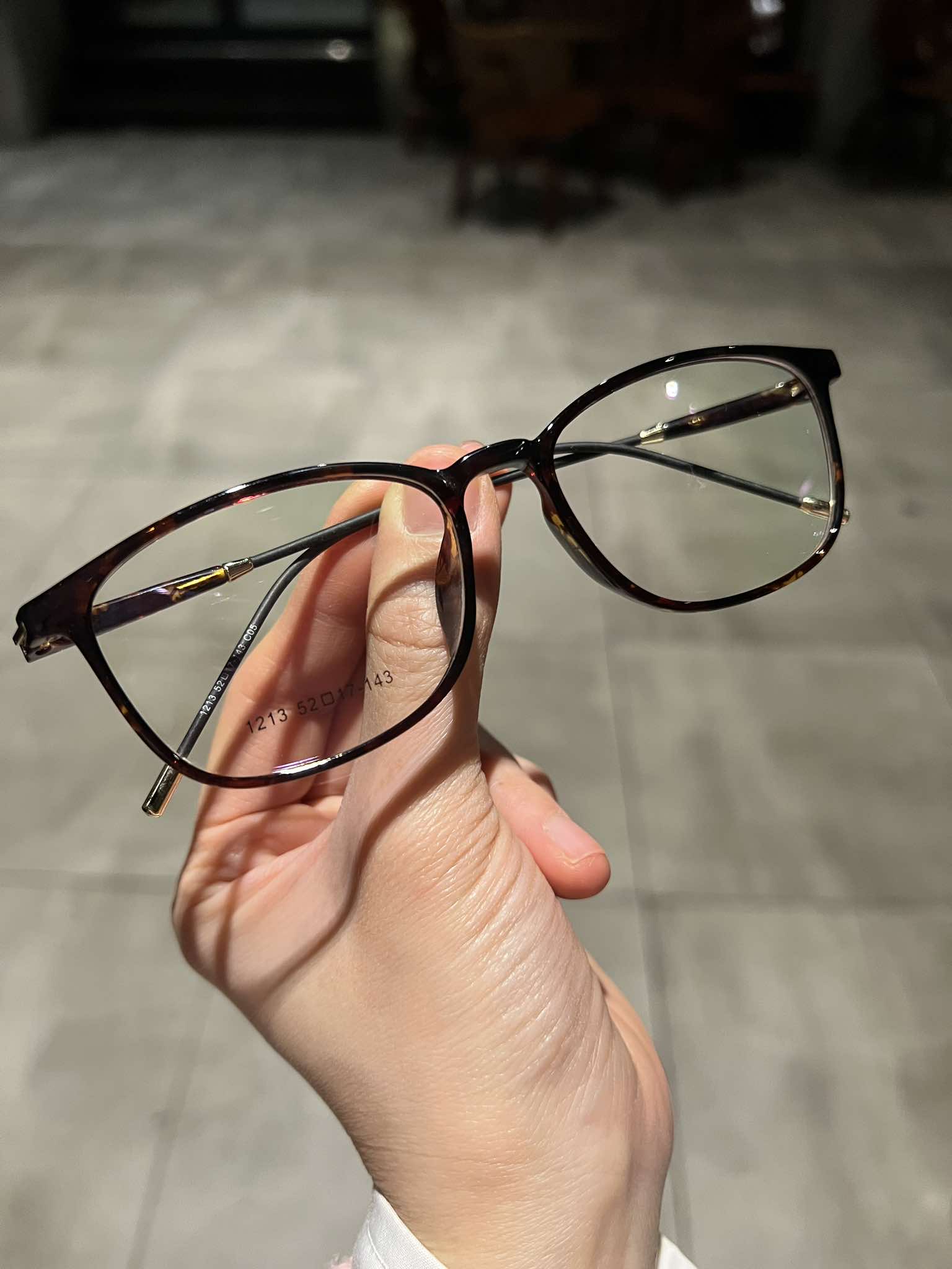 Kính Mắt bầu gọng nhựa nhẹ thời trang Hàn Quốc