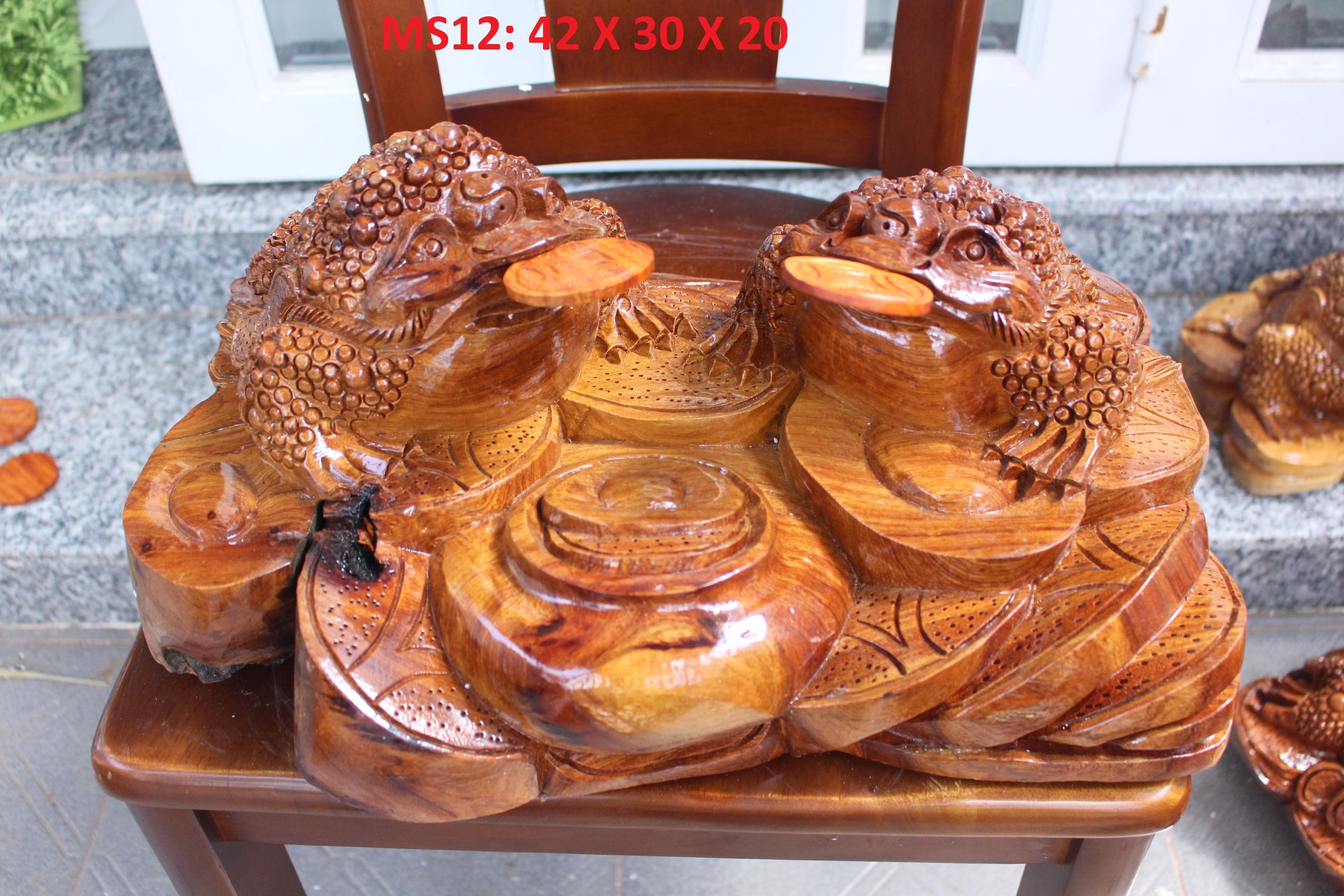 Thiềm Thừ Chum Tiền gỗ Hương Việt, trưng bày phong thủy MS12