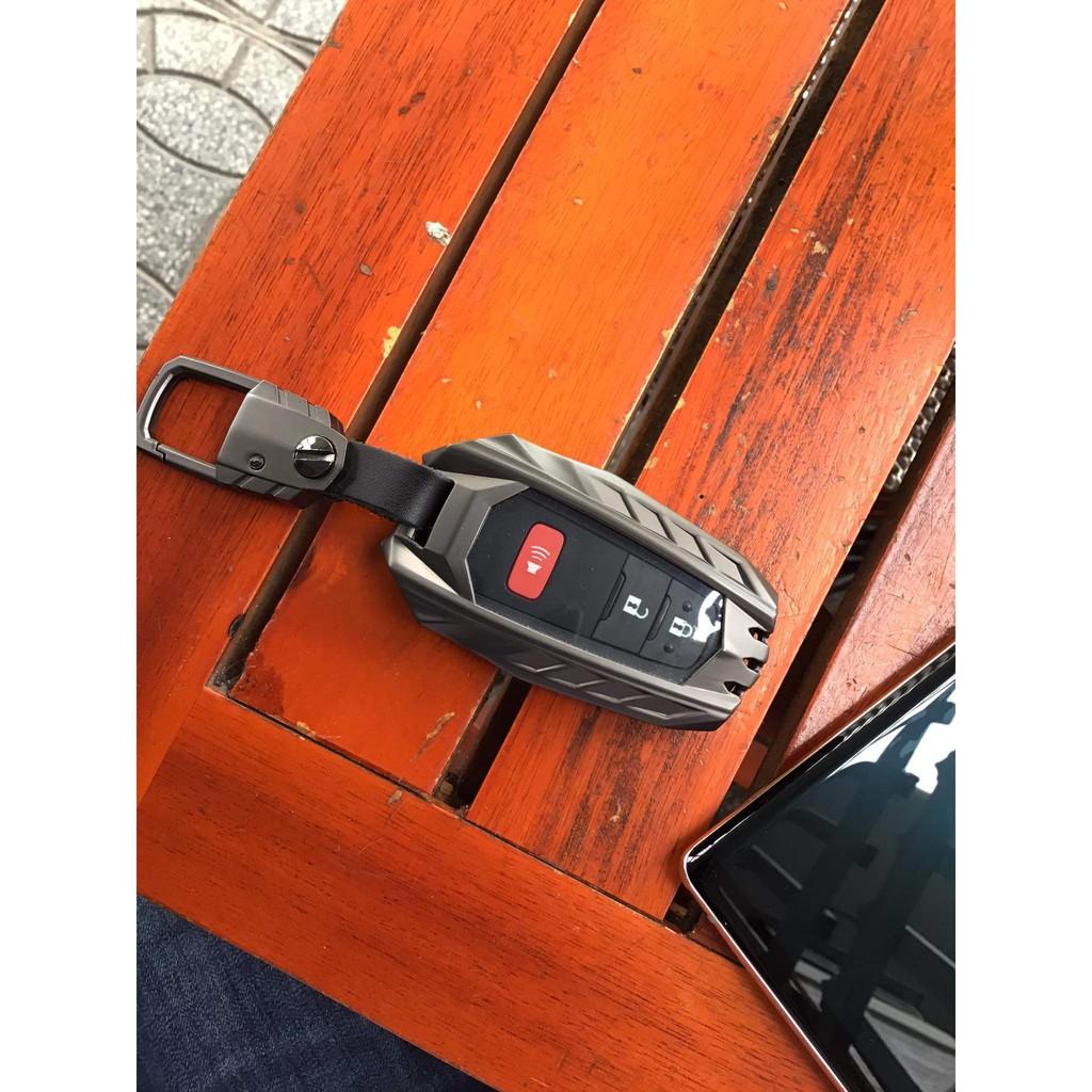 ỐP CHÌA KHÓA cho xe TOYOTA CROSS, CAMRY, FORTUNER, HỢP KIM ALUMINIUM CAO CẤP