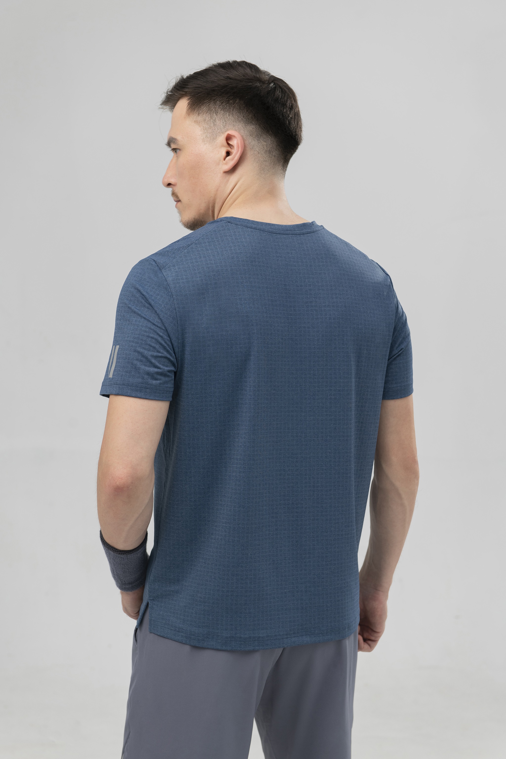 Áo Tshirt nam ngắn tay AM TSM221 cổ tròn thoáng khí, không bai xù, nhanh khô, co giãn tốt