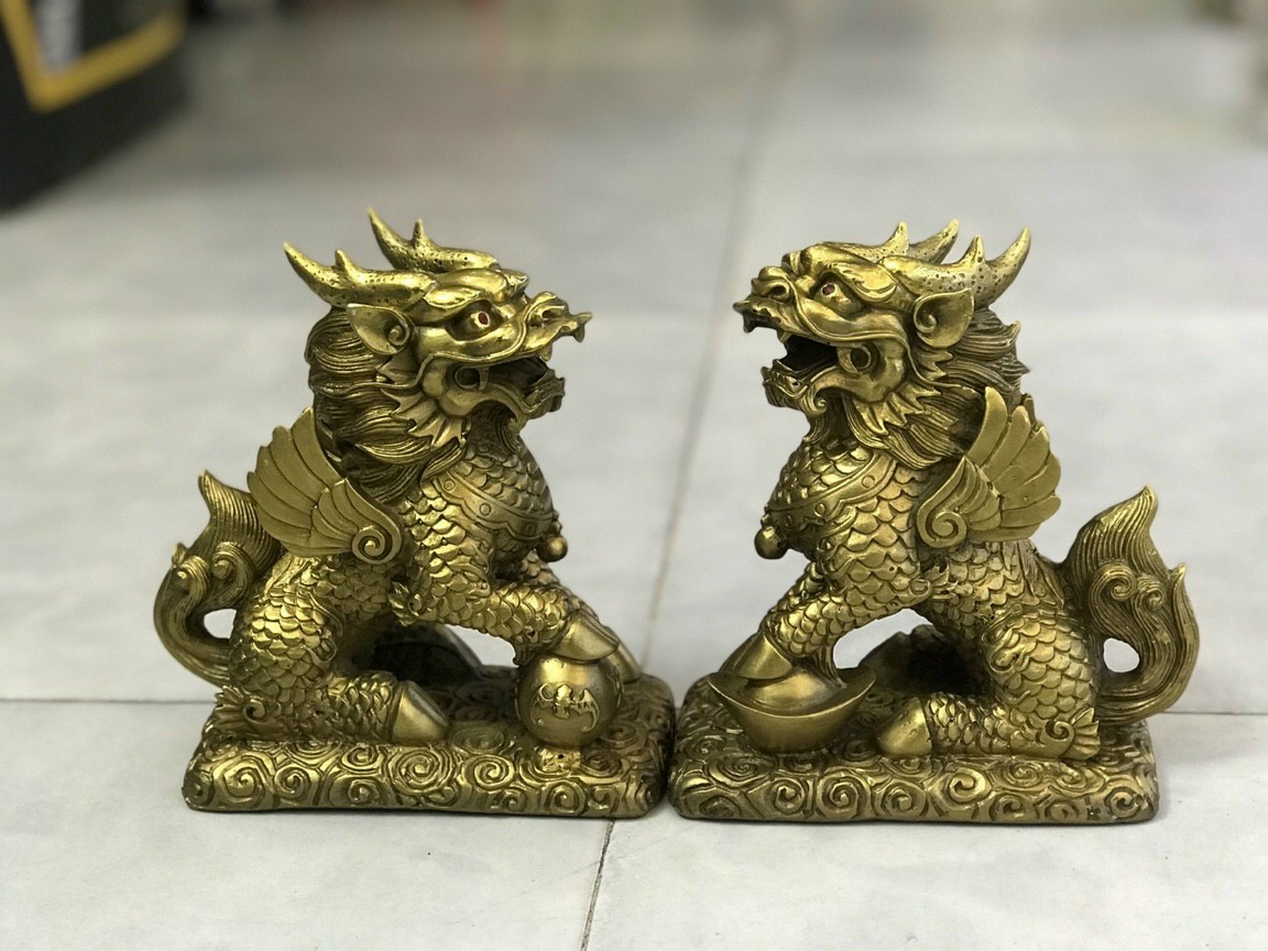 Đôi Kỳ lân bệ vuông - Kỳ lân trang trí màu gold (kt 16x15cm)