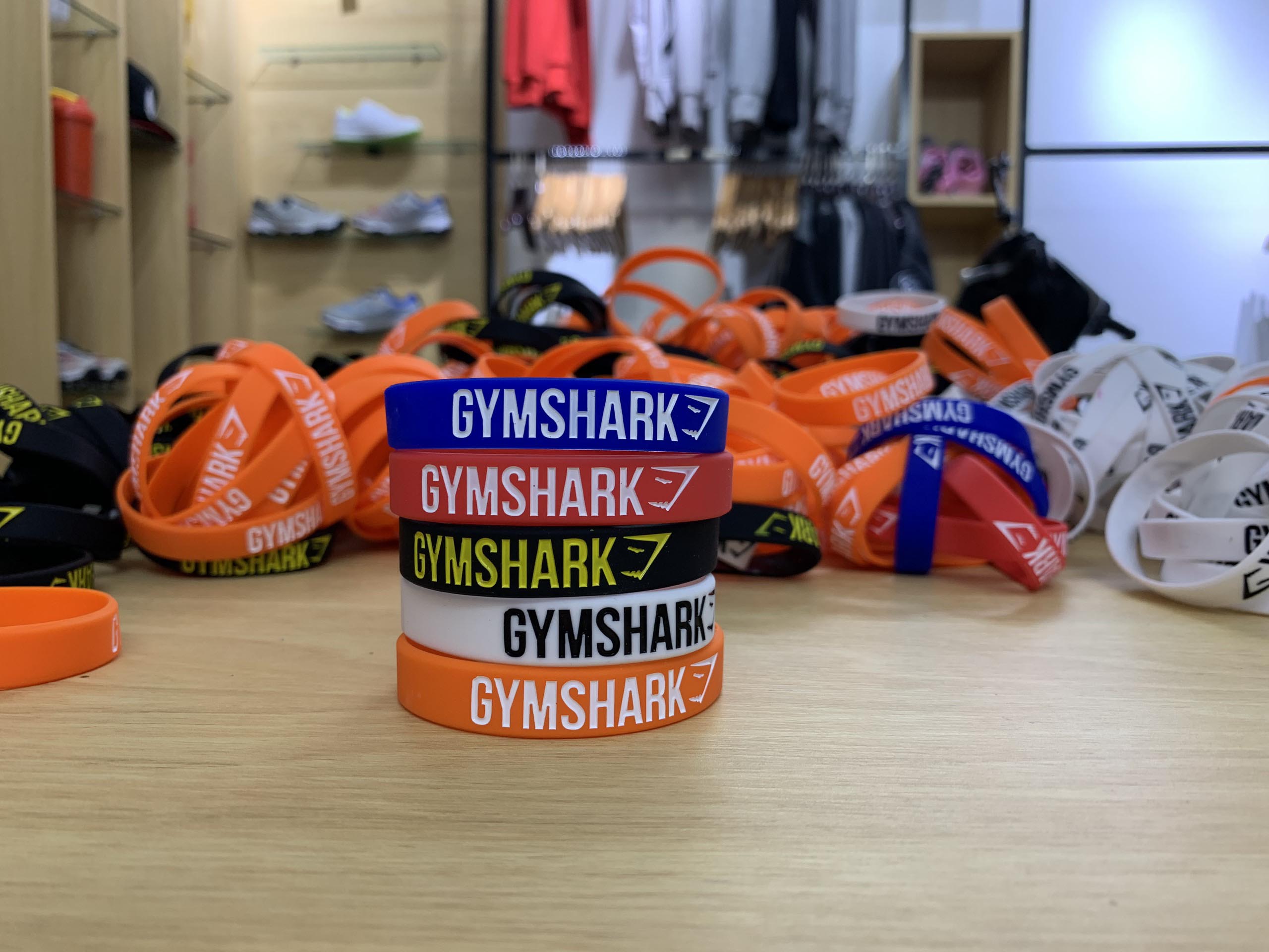 Vòng tay cao su GYMSHARK bản cỡ nhỡ, phiên bản mới, thiết kế chữ in hoa nổi bật