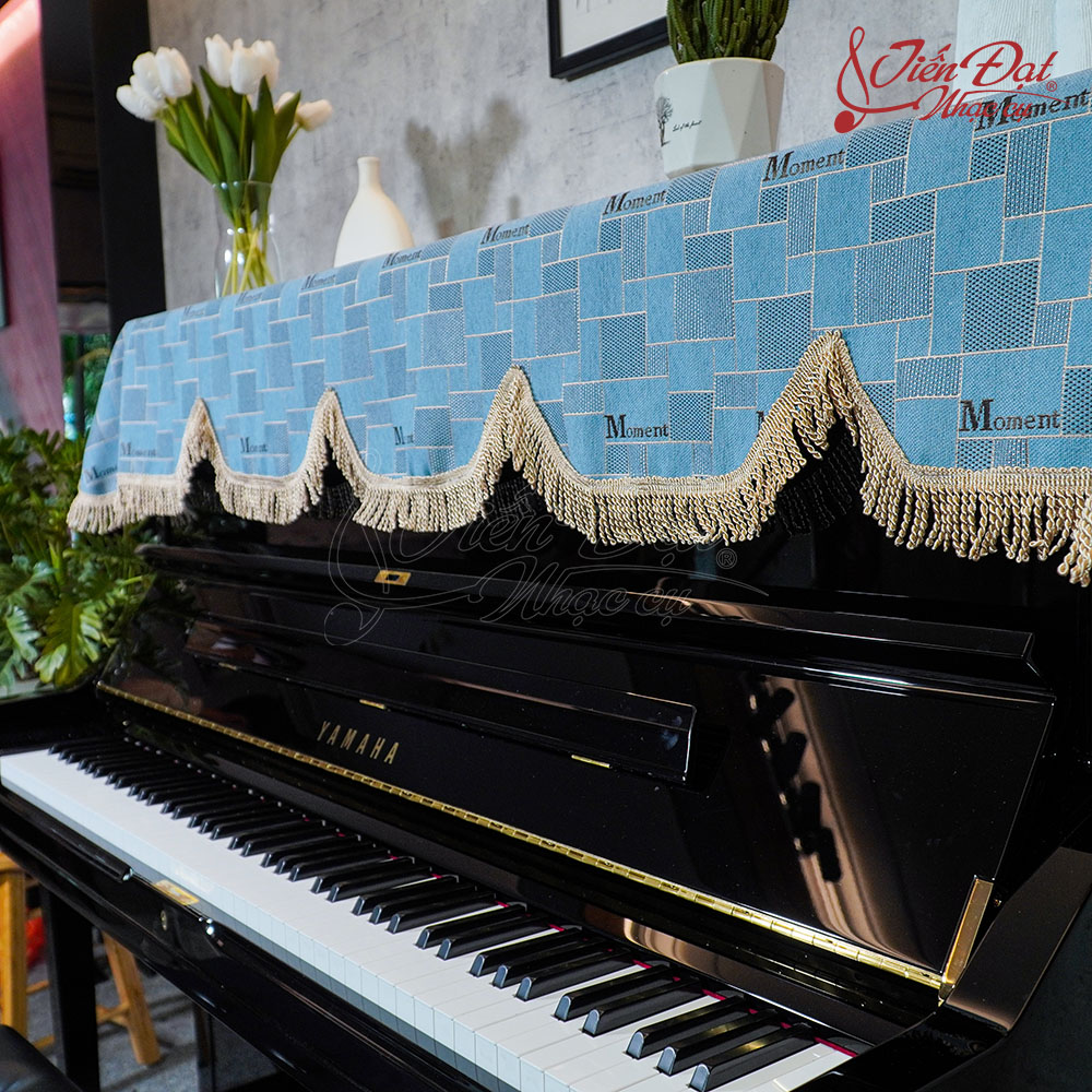 Khăn Phủ Đàn Piano Xanh, Họa Tiết Kẻ Ô Phối Chữ Moment KU-030