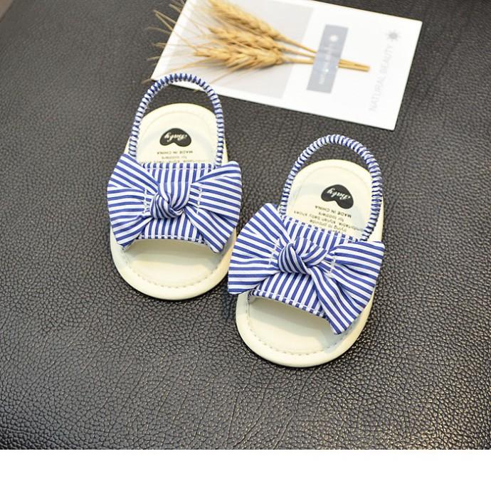 Giày sandal tập cho bé đính nơ xinh xắn đáng yêu cho bé