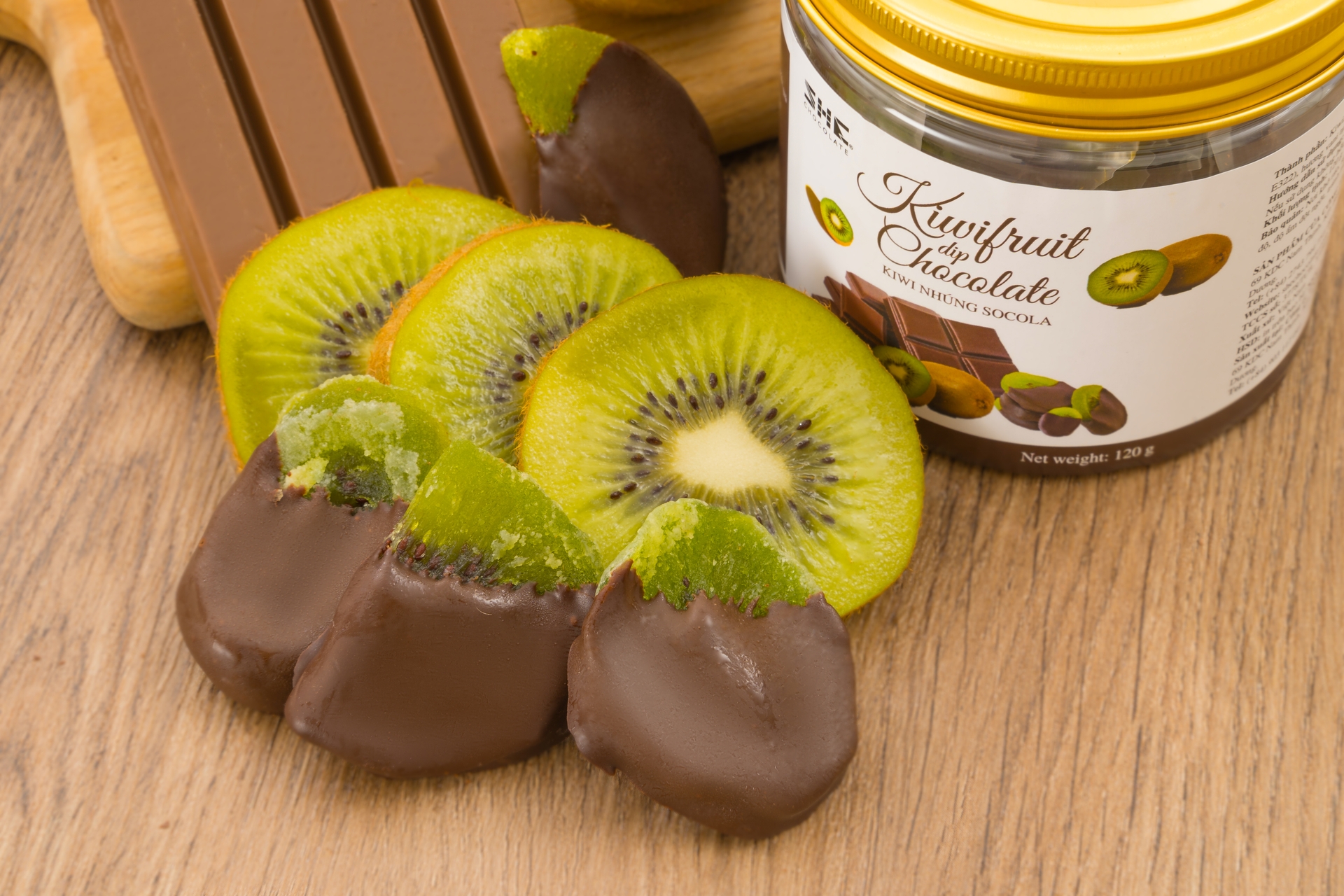Kiwi nhúng Socola - SHE Chocolate - 120g Hũ pet - Đa dạng vị giác, tốt cho sức khỏe. Quà tặng người thân, dịp lễ, thích hợp ăn vặt