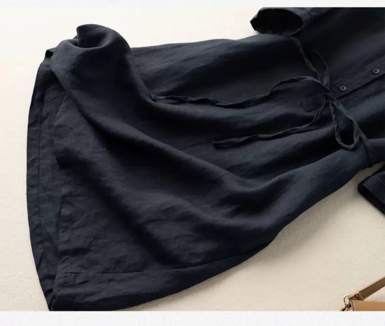 Váy Sơ Mi Midi Chất Đũi Cao Cấp Dáng Suông Kèm Dây Thắt Eo, Đính Khuy Nhẹ Nhàng Nữ Tính ARCTIC HUNTER AH161