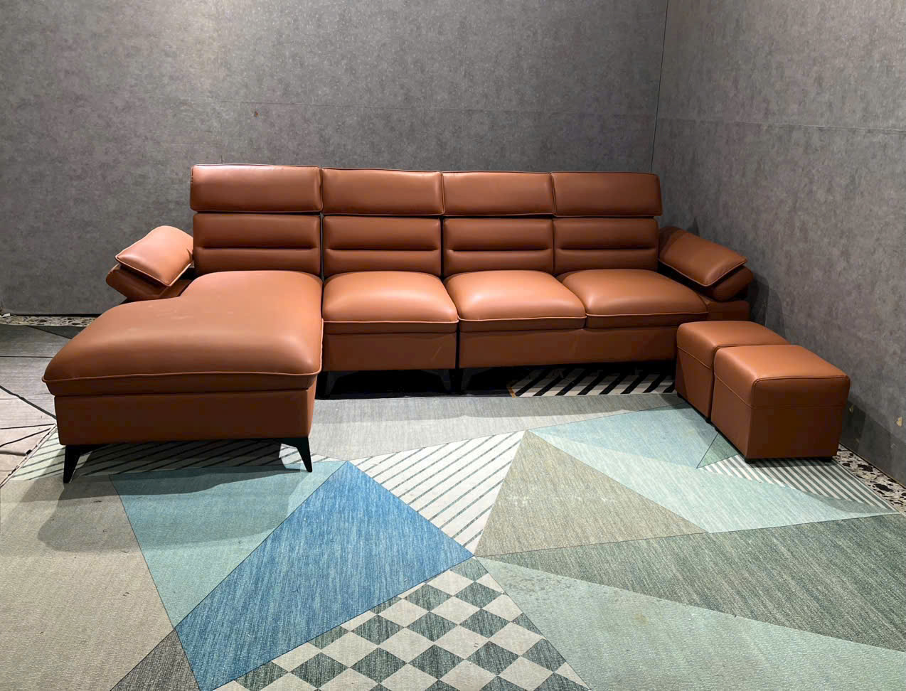 Sofa phòng khách Tundo da góc NK2025 đầu bật KT 3m1 x 1m8 kèm 2 đôn vuông