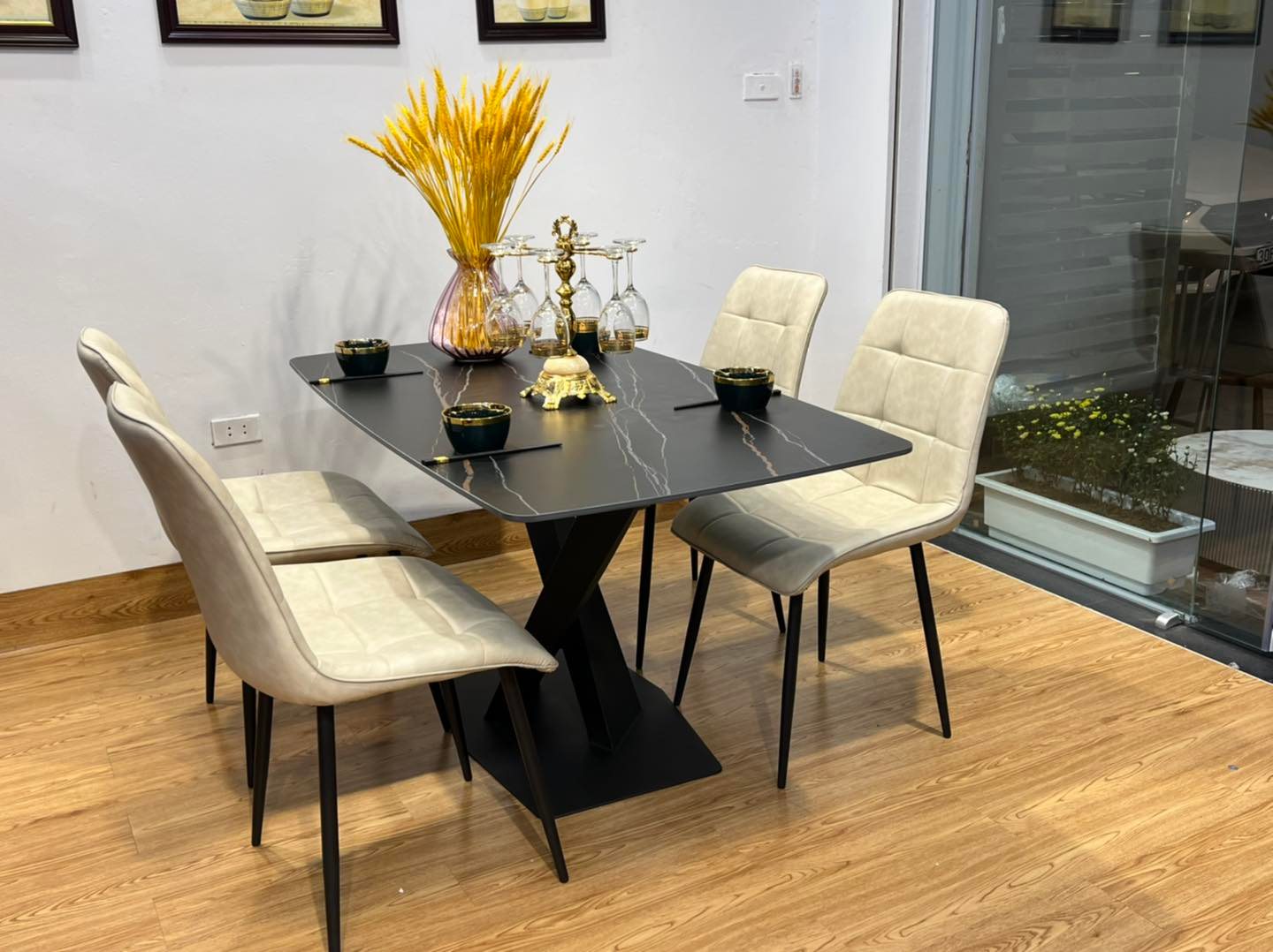 Bàn ăn mặt đá phiến chân chéo kết hợp ghế Loft - bàn ăn mặt đá nhập khẩu