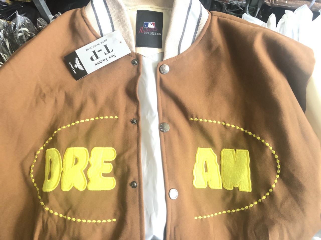 Áo Khoác Croptop Lửng Da Lộn DREAM Kiểu Bomber Có Túi Trong 2 Lớp Ló Dù - TEEN ĐẸP - Phong Cách Hàn Quốc