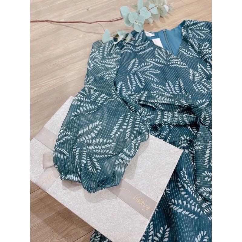 ĐẦM HOA LÁ CỔ V