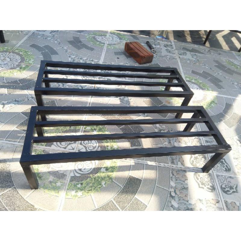 Kệ thép Dài 70cm. Rộng 20cm. Cao 10cm. 2 nan phụ. hộp thép 2x2cm