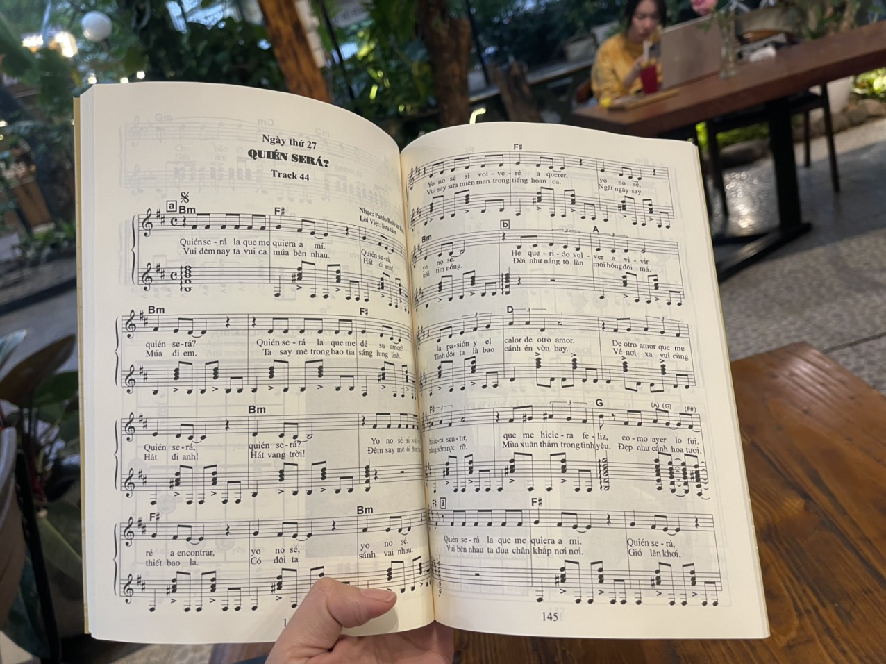 30 NGÀY BIẾT ĐỆM GUITAR – Song Minh biên soạn – Huy Hoàng Bookstore – NXB Dân Trí