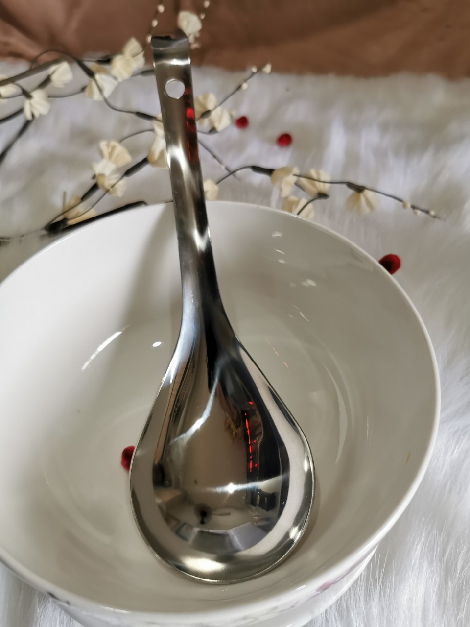 VÁ CƠM INOX TẶNG 1 MUỖNG CÁN SỨ