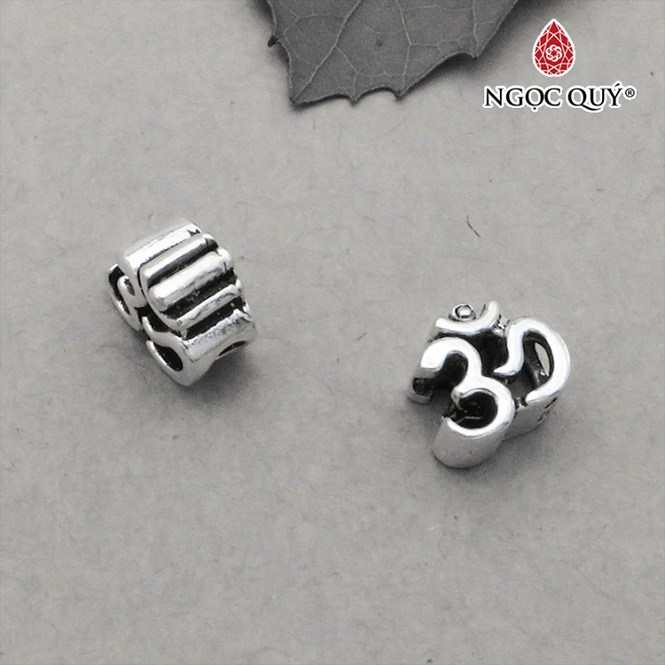 Charm bạc xỏ ngang hình chữ ôm - Ngọc Quý Gemstones