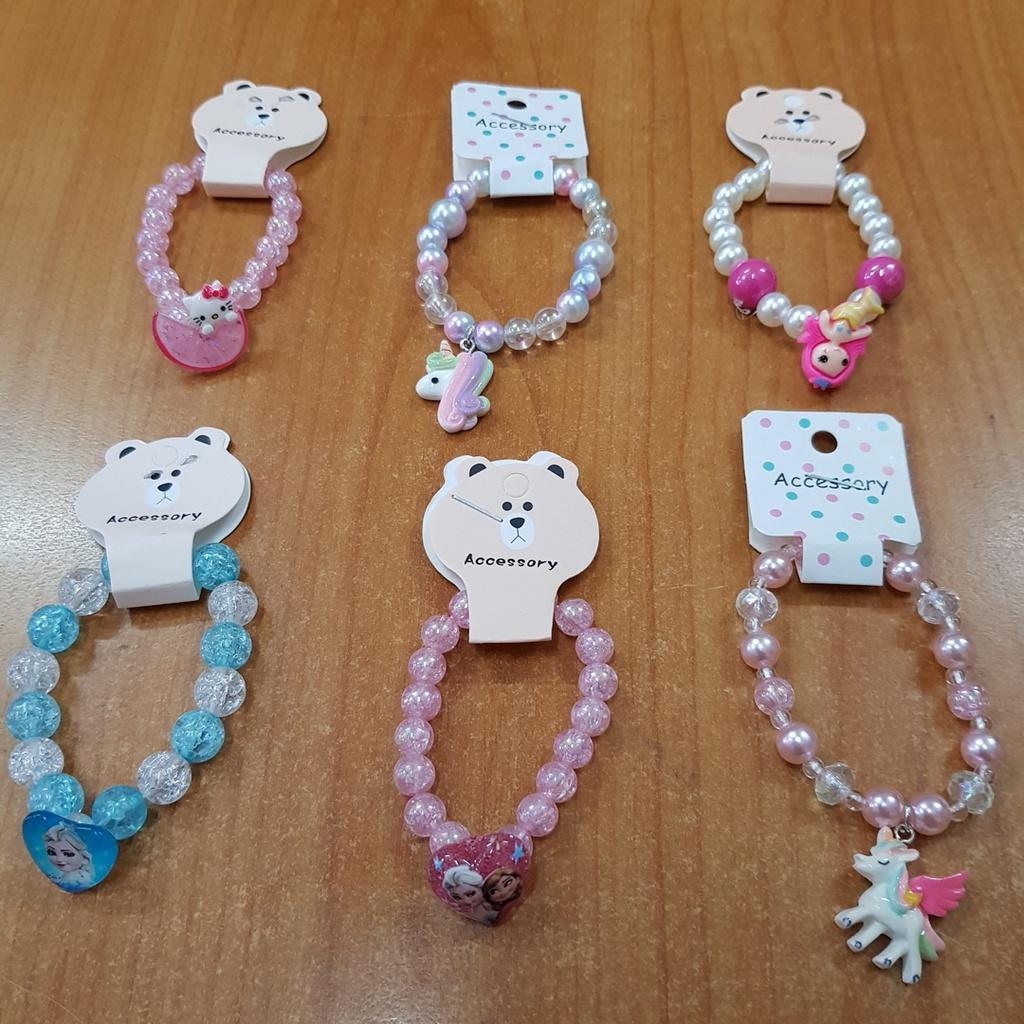 Vòng đeo tay hạt nhựa lấp lánh nhiều màu elsa, kitty pony tiên cá cho bé gái