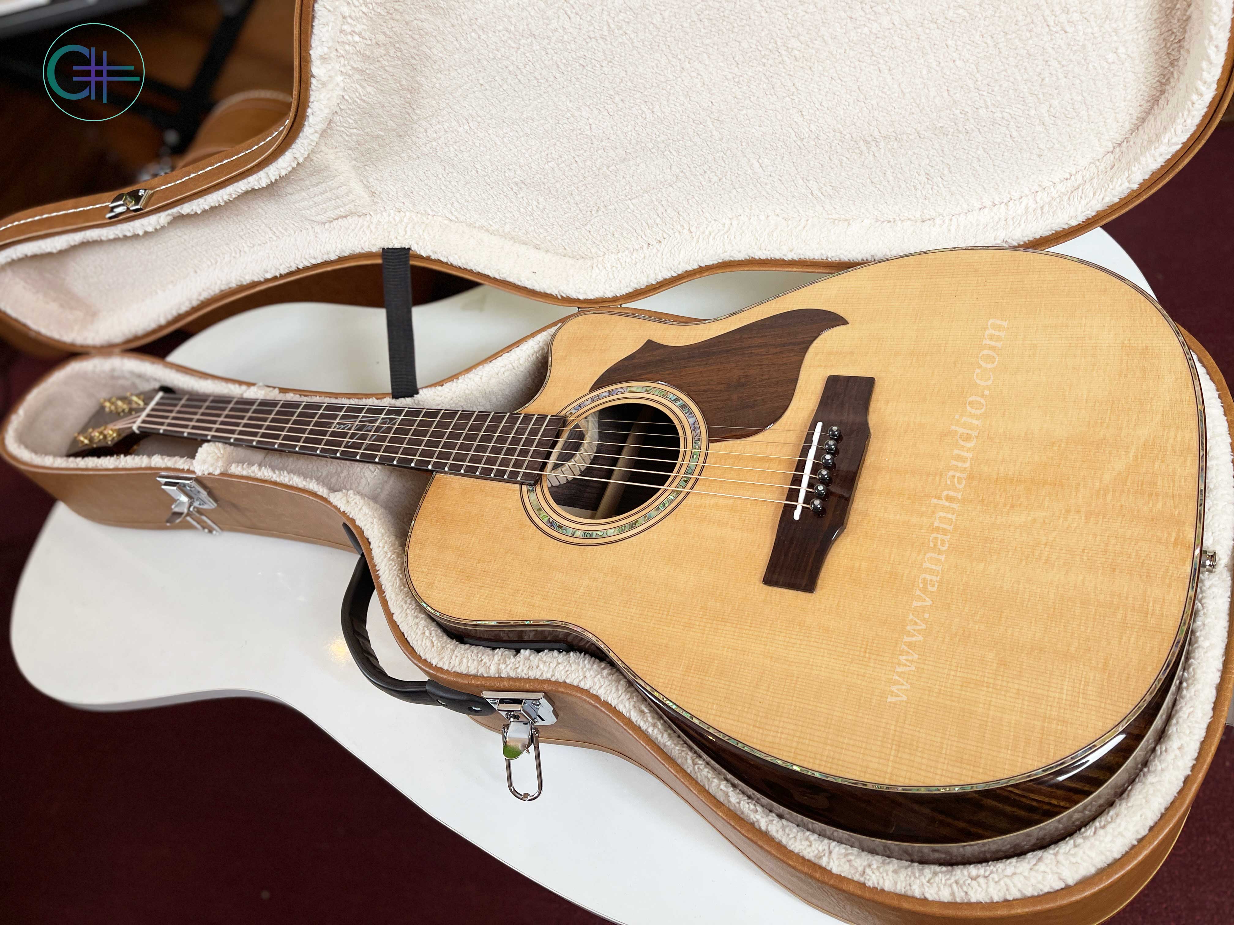 Đàn Guitar Acoustic Custom CL2022 của anh Lê Dũng Sĩ (Khảm trai chữ ký cần đàn)