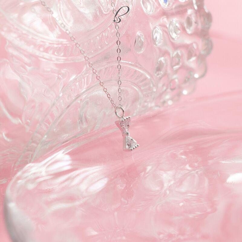 Vòng cổ Bling It nơ bạc đính đá BIVC240