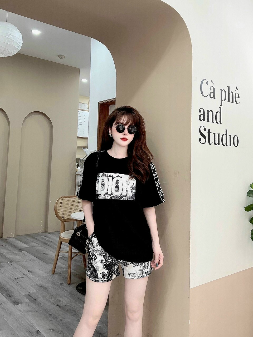 Đồ bộ thun đùi form rộng họa tiết kí tự hiện đại (size 45kg đến 70kg