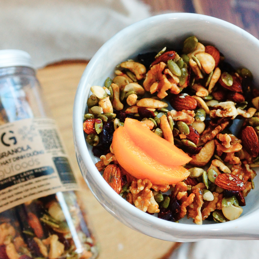 Granola thuần chay nướng mật dừa nước GUfoods - Dinh dưỡng, Tiện lợi, Thơm ngon, Giàu lợi ích sức khỏe