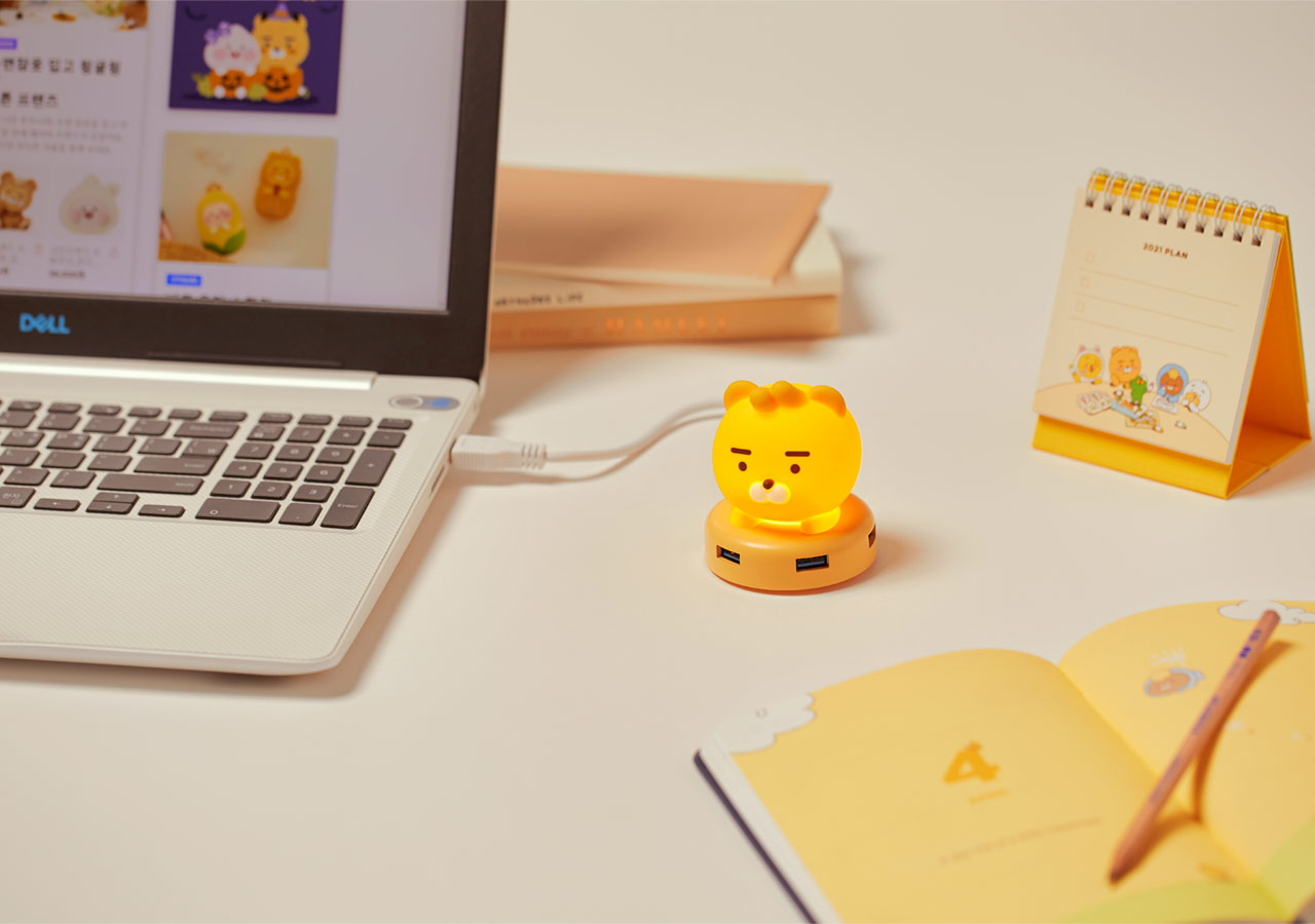 Cổng Sạc USB Kèm Đèn Ryan Kakao Friends Hàng Chính Hãng