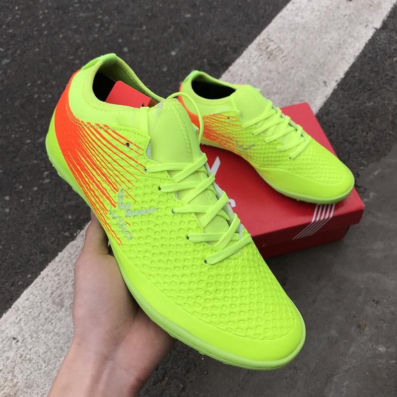 Sản phẩm hỗ trợ thể thao đá banh, Giày bóng đá thể thao chính hãng Wika Xanh chuối