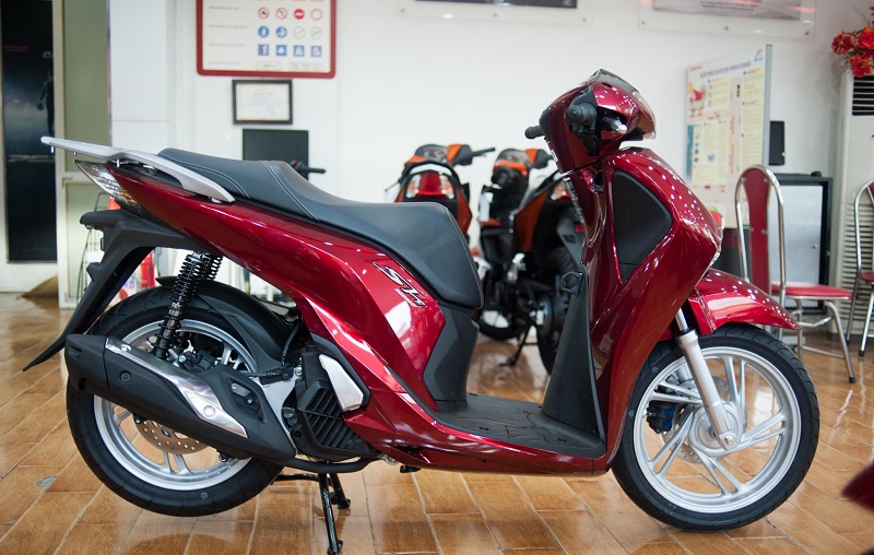 ỐP ĐUÔI PÔ DÙNG CHO ĐỜI XE SH 2017 2018 2019 CACBON