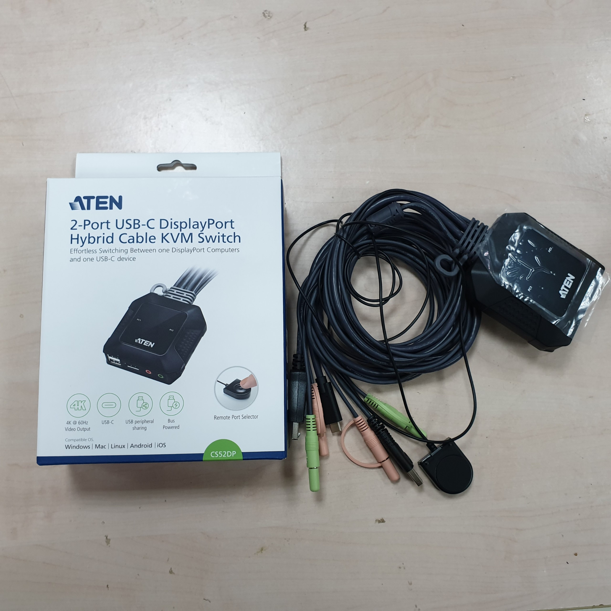 KVM Switch 2 cổng Aten CS52DP cổng USB-C Displayport  dạng cable- Hàng chính hãng