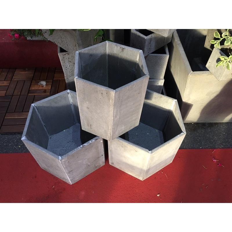 Chậu lục giác bằng đá tự nhiên trồng cây trong nhà KT C30x30x30