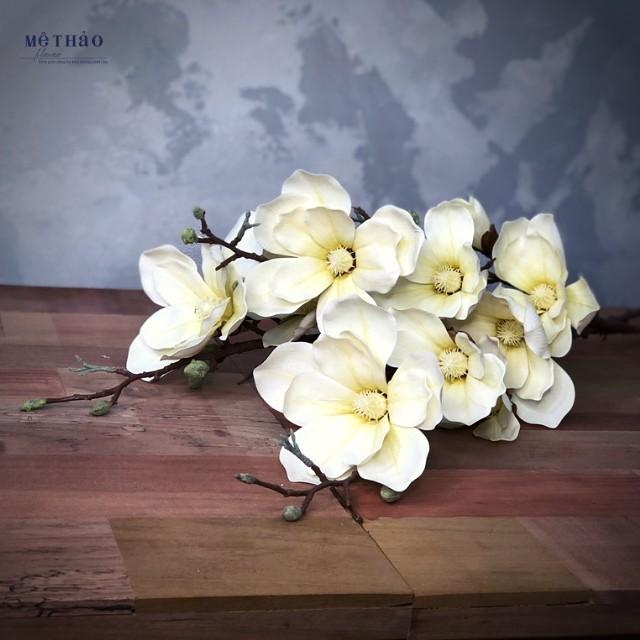 Cành Hoa Mộc Lan Giả Hoa Lụa Cao Cấp Trang Trí Nhà Cửa Cắm Bình Và Lọ Hoa Decor Sang Trọng