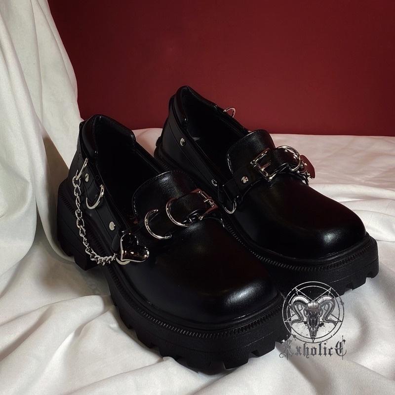 - giày loafer kim loại