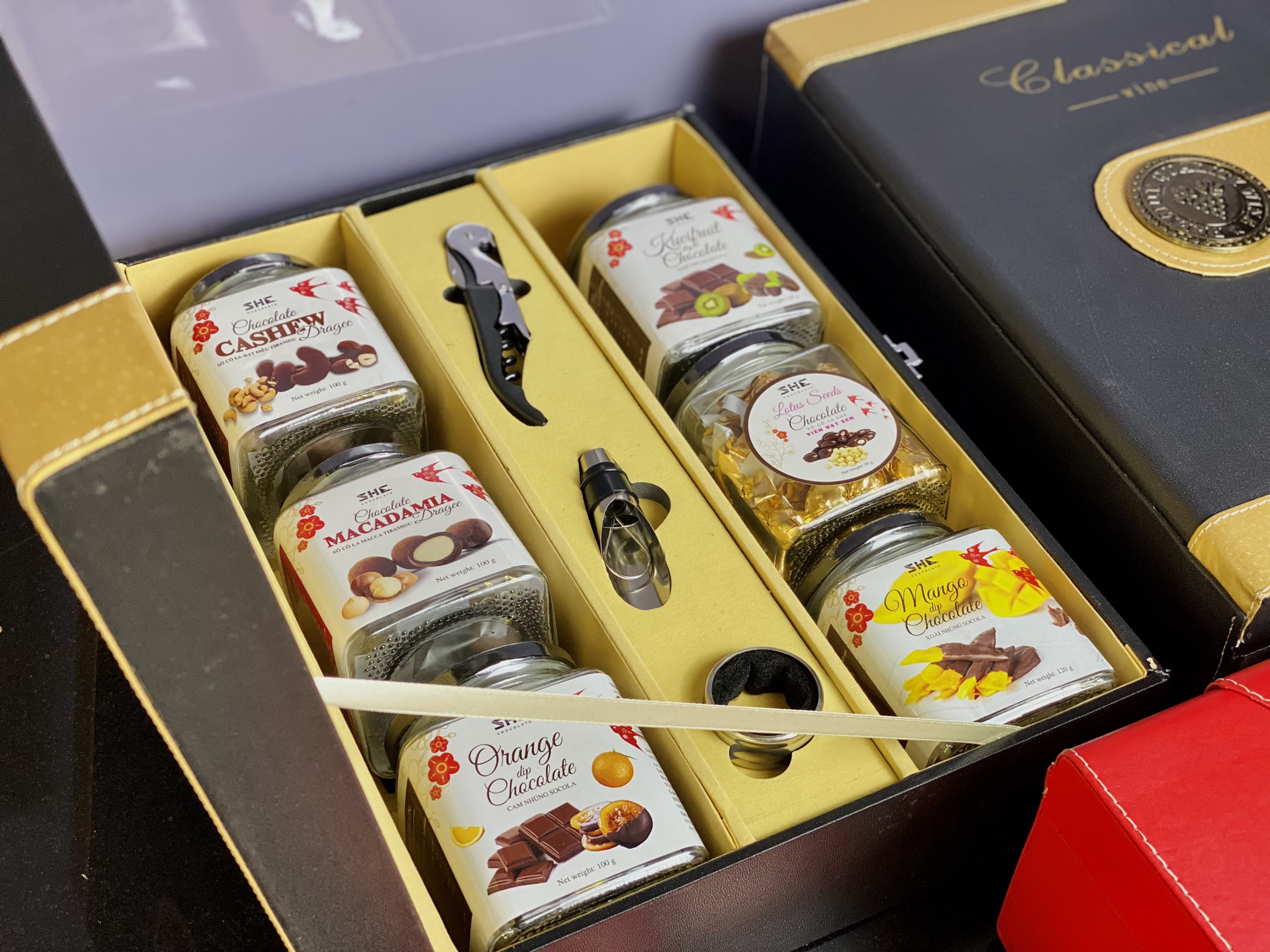 Bộ Quà Tết 2024 - Phú Quý Gold VI  SHE Chocolate - Quà tặng, quà biếu Tết Sang trọng, lịch sự, đẳng cấp