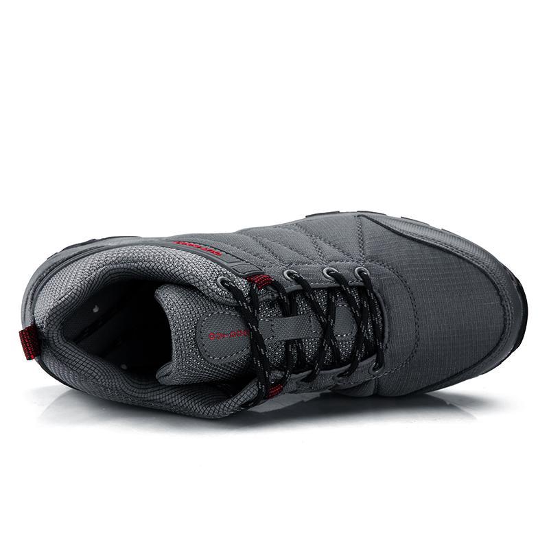 Giày boots leo núi chống trượt