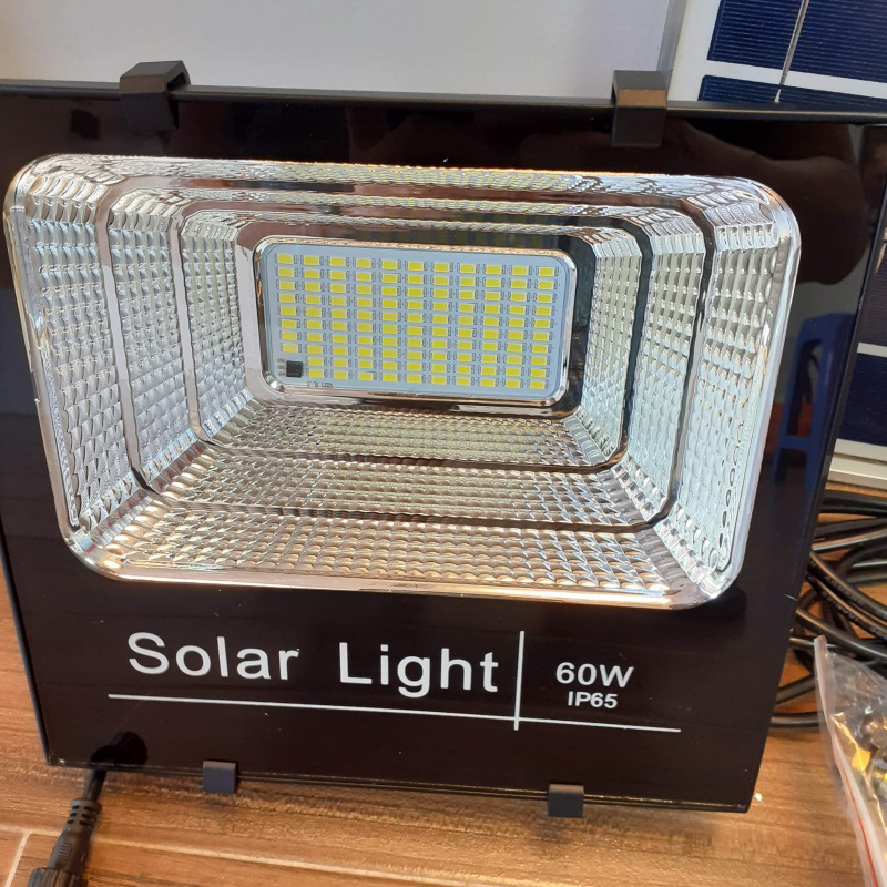 Đèn pha led năng lượng mặt trời Solar 60W