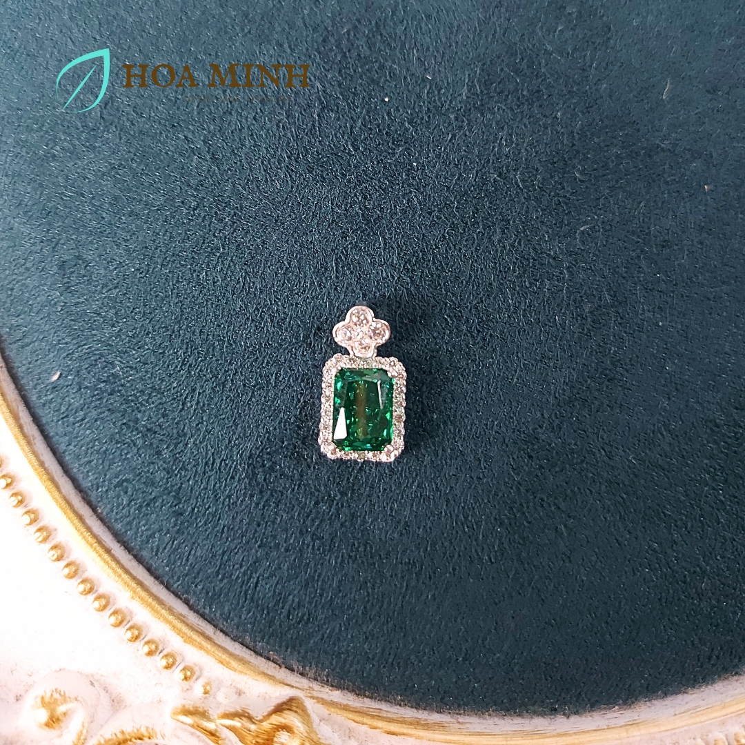 Mặt dây xoàn Nam Phi xanh lá bọc xoàn size 8x10 li kiều diễm, sang trọng