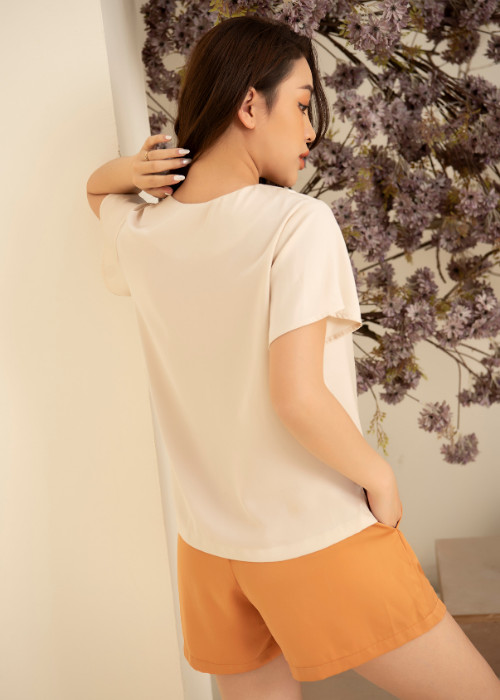 Đồ ngủ mặc nhà nữ Freedy Bộ ngắn tay lụa ngọc trai  be cam hoa thêu vạt trái