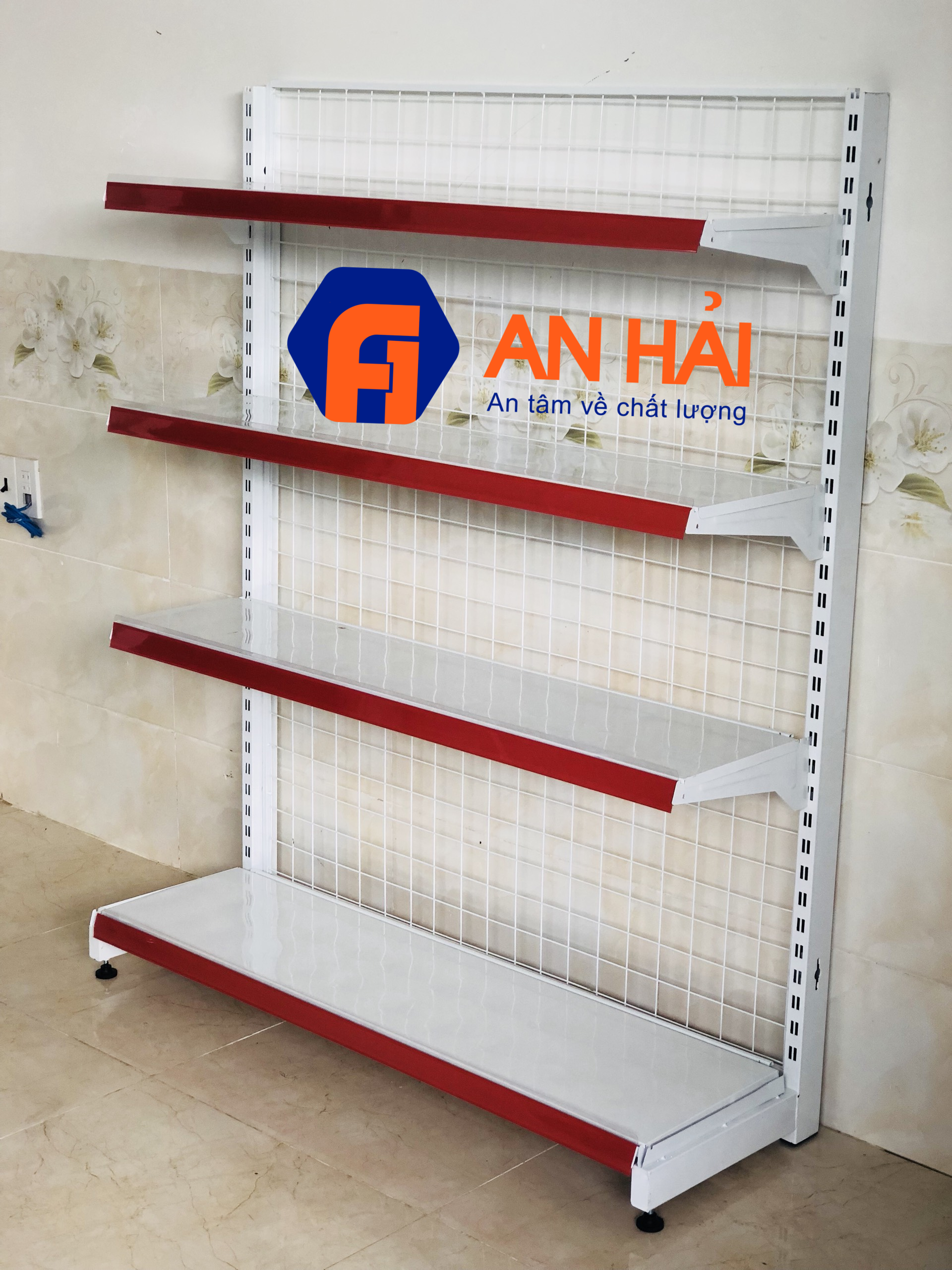 KỆ ĐƠN siêu thị trưng bày cao 1m5 độc lập LƯNG LƯỚI có 4 mâm tầng loại dày , chịu lực tốt.