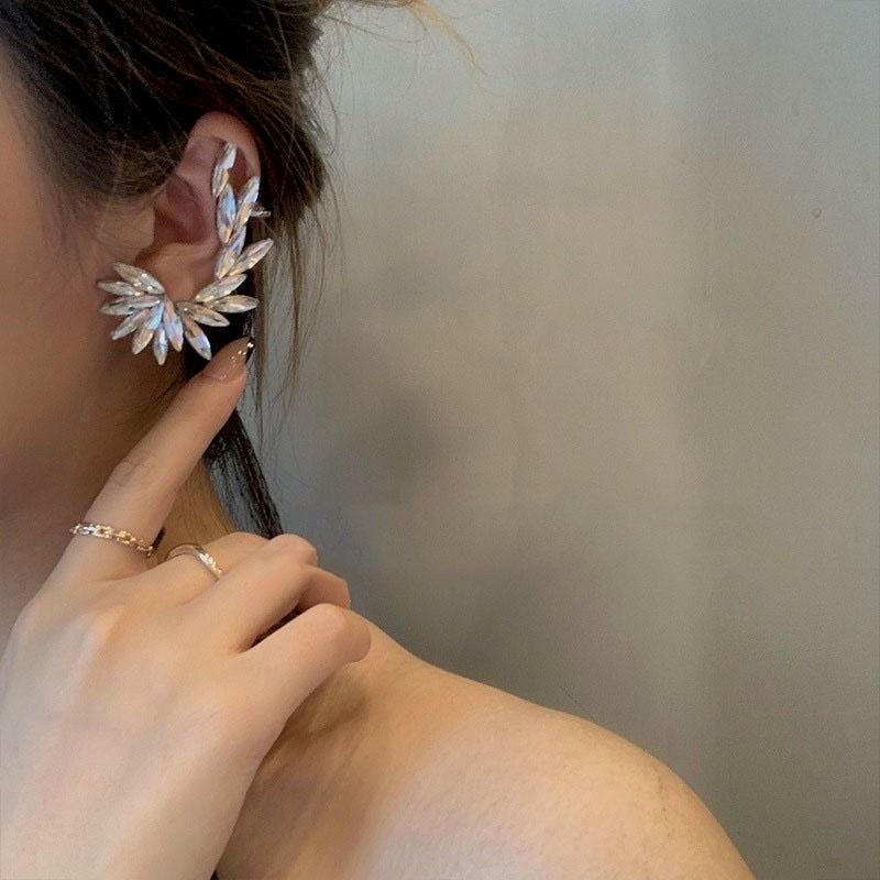 Đôi bông tai thời trang nữ thiên thần đính cườm TTH111