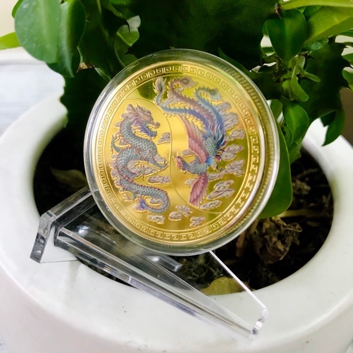 Xu Long Phụng in màu, chất liệu Niken mạ màu vàng, đem theo bên người, trưng bày bàn sách, giúp mang lại may mắn, ấm êm, tường hòa - TMT Collection - SP005156