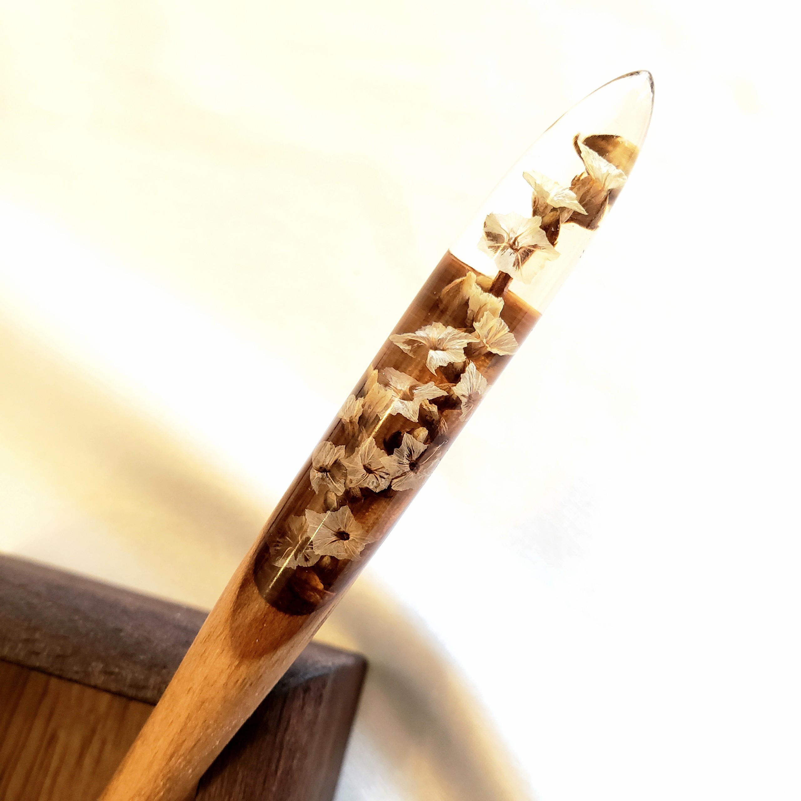 Trâm cài tóc gỗ- resin &amp; hoa sao