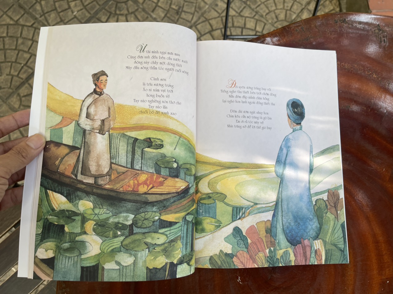 ĐỘNG HOA VÀNG - Phạm Thiên Thư - Anh Khoa minh hoạ  – Tri Thức Trẻ  – Hội Nhà Văn – Bìa mềm