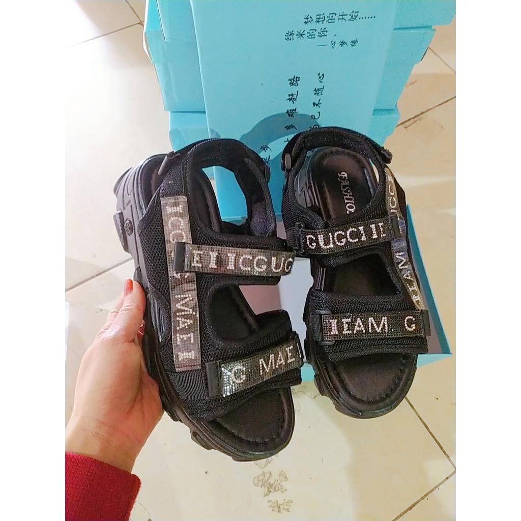 Sandal nữ 3 quai dán hoa cúc nổi đế bằng cao su mềm T283