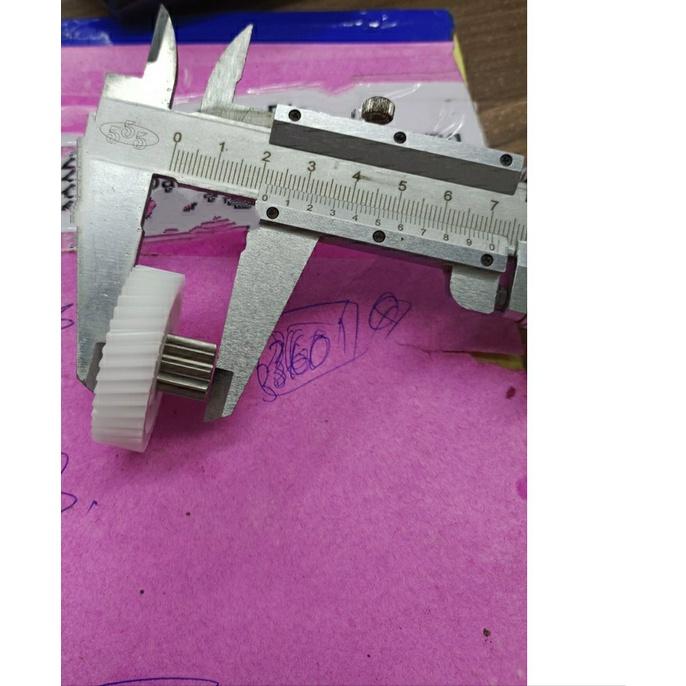 Trục bánh răng máy ép chậm SATM jE31 và Je35 ảnh thật