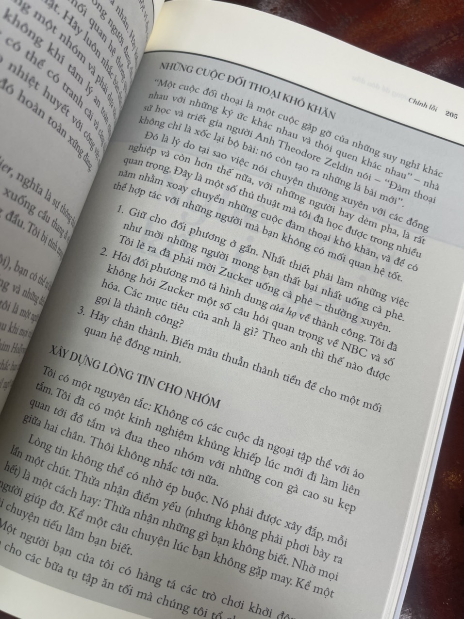 (Sách kinh tế hay nhất năm 2018) TƯỞNG TƯỢNG ĐỂ ĐÓN ĐẦU  - Beth Comstock &amp; Tahl Raz - Trần Huy Hà dịch – Nhà Xuất Bản Trẻ